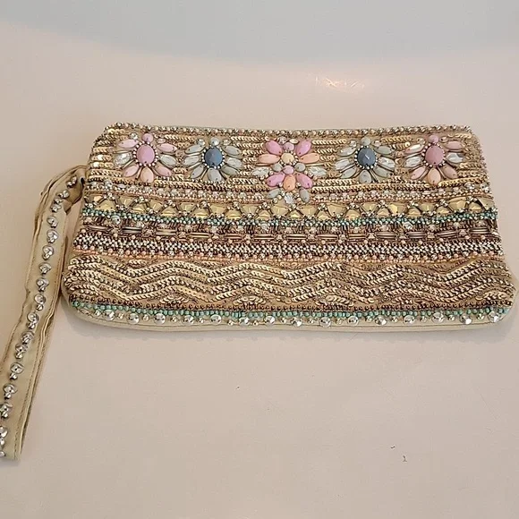 CHARLIE PAIGE BEAD & SEQUIN EMBELLISHED WRISTLET - Picture 2 of 11